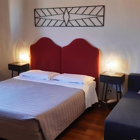 Albergo Moderno Lucca Bagian luar foto
