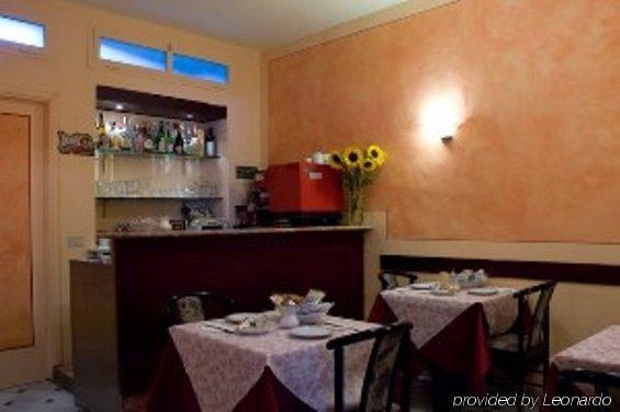 Albergo Moderno Lucca Bagian luar foto